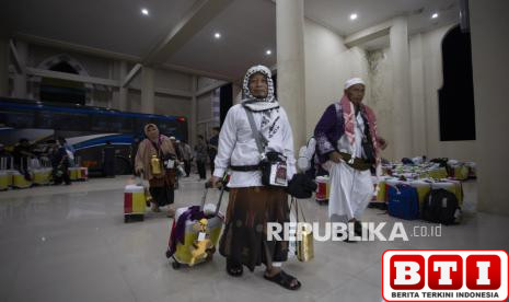 alhamdulillah-445-jamaah-haji-kabupaten-bandung-mendarat-di-tanah-air