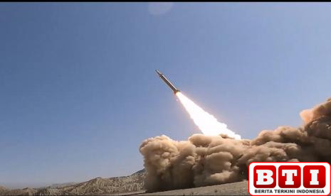 baru-gunakan-senjata-generasi-lama-iran-ancam-keluarkan-rudal-baru-dengan-hulu-ledak-lebih-kuat