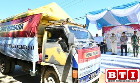 bea-cukai-jagoi-babang-kawal-ekspor-perdana-1200-ton-jagung-ke-malaysia