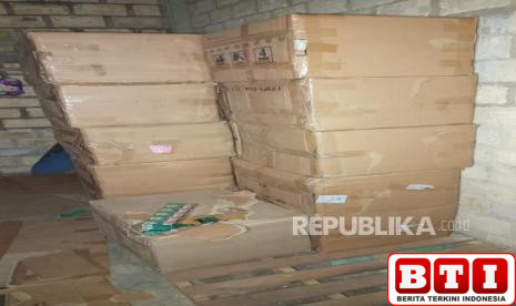 bea-cukai-kendari-bongkar-penimbunan-rokok-ilegal-miliaran-rupiah-di-bau-bau