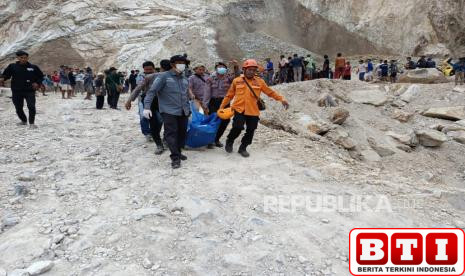 bertambah-lagi-korban-tewas-longsor-gunung-kuda-jadi-18-orang