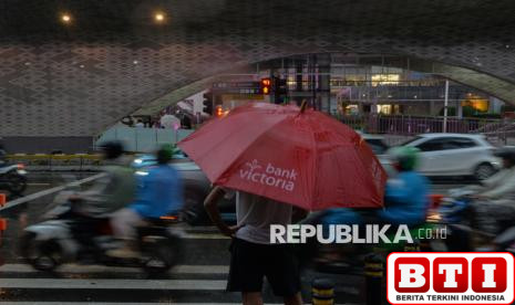 bmkg-prakirakan-hampir-seluruh-jakarta-diguyur-hujan-pada-senin-sore