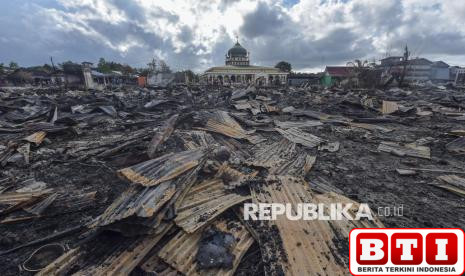 dilalap-si-jago-merah-puluhan-rumah-di-jambi-rata-dengan-tanah
