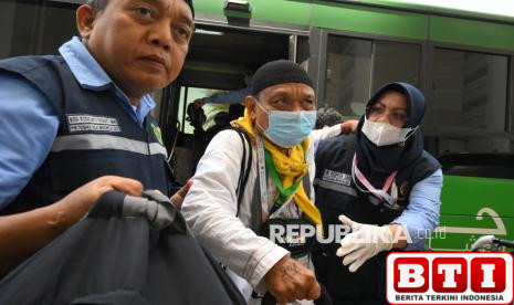 doa-bersama-petugas-haji-usai-armuzna-menag-akui-masih-ada-kekurangan