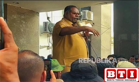 gubernur-minta-pariwisata-raja-ampat-dijaga-sampai-kiamat