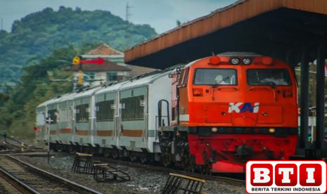 ka-rajabasa-kereta-api-terpanjang-di-sumatra