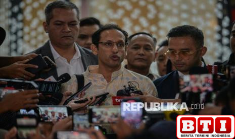 kejagung-larang-nadiem-makarim-bepergian-ke-luar-negeri