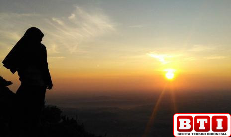 kisah-para-wanita-yang-menjaga-kota-madinah-saat-perang-uhud