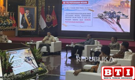 menhan-sjafrie-undang-akademisi-dan-purnawirawan-tni-polri-sosialisasikan-dpn