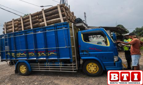 polresta-padang-edukasi-sopir-untuk-cegah-truk-over-kapasitas