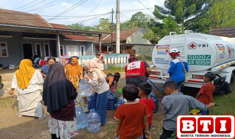 pompa-air-rusak-warga-sindangpalay-sukabumi-alami-kesulitan-air-bersih