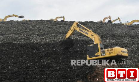 pramono-sebut-55-ton-sampah-di-bantargebang-seperti-harta-karun-baru