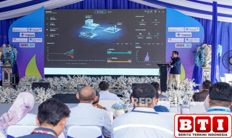pt-timah-luncurkan-proyek-plts
