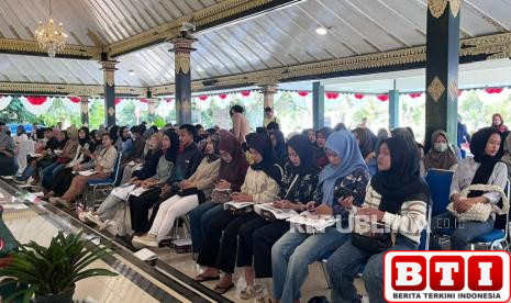 ratusan-karyawan-terdampak-phk-usai-kebakaran-pt-mtg-mulai-terima-jht