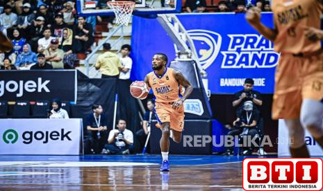 satria-muda-menang-76-69-atas-prawira-di-gim-1-playoff-ibl-2025