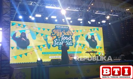tausiyah-di-hijriah-food-festival-ustadzah-qotrunnada-ajak-pilih-makanan-halal