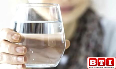 temuan-mit-perangkat-baru-mampu-mengumpulkan-air-minum-bersih-dari-udara