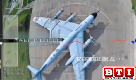 ukraina-klaim-hancurkan-40-pesawat-pembom-rusia-senilai-rp-114-triliun