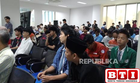ai-boleh-hebat-namun-hati-tetap-nomor-satu-suara-nusa-mandiri-untuk-generasi-digital