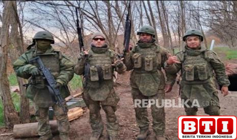 anggota-dpr-pengembalian-status-kewarganegaraan-eks-marinir-satria-jangan-karena-kasihan