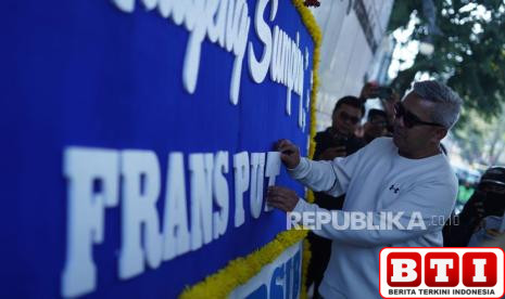 bagian-dari-strategi-persib-bandung-resmi-kontrak-bek-timnas-irak-frans-putros