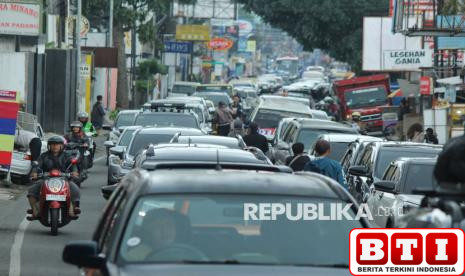 bandung-kota-termacet-polisi-sampah-menumpuk-pasar-tumpah-hingga-parkir-liar-jadi-biang-keladi
