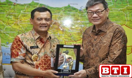 gubernur-jateng-dan-dubes-singapura-bahas-investasi-ekonomi-hijau