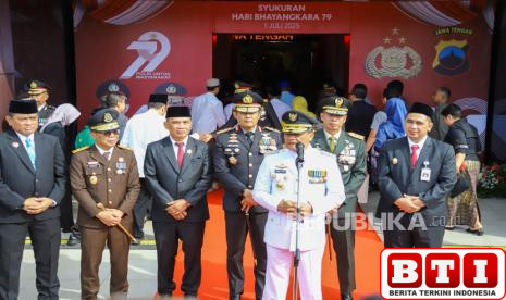 gubernur-jateng-wibawa-polri-bukan-dari-seragam-tapi-suri-teladan