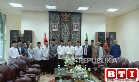 gus-baha-temui-menag-titip-pesan-agar-tim-tafsir-alquran-kemenag-hati-hati