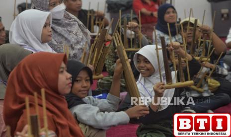 hari-anak-2025-dirayakan-serentak-di-seluruh-sekolah-se-indonesia-hidupkan-permainan-tradisional