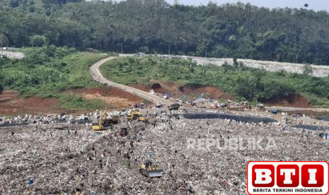 implementasi-sanitary-landfill-di-zona-baru-tpa-sarimukti-tertunda-ini-penyebabnya