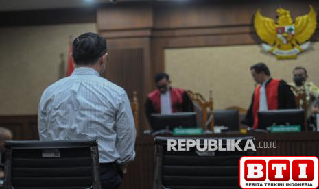 ini-profil-dennie-arsan-fatrika-hakim-ketua-di-sidang-vonis-tom-lembong