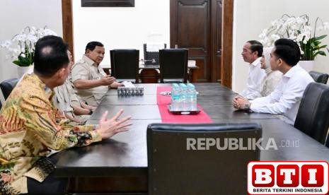 jokowi-beri-jempol-kepemimpinan-prabowo-berhasil-berunding-dengan-uni-eropa-dan-as