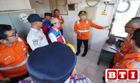 kai-dan-djka-uji-coba-panic-button-perlintasan-sebidang-di-semarang