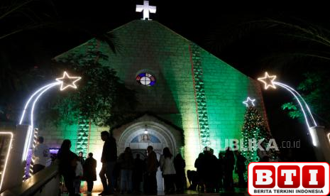 korban-serangan-israel-ke-gereja-katolik-terakhir-di-gaza-bertambah