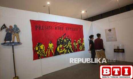 melihat-pameran-seni-surat-untuk-polisi