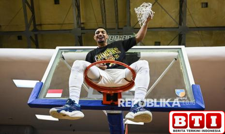 menang-dramatis-atas-pelita-jaya-dewa-united-jadi-juara-ibl-2025