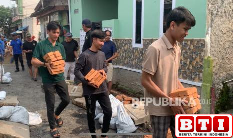 menyaksikan-langsung-kinerja-ketua-rt-gen-z-arya-maulana-kerja-nyata-atau-unjuk-gaya