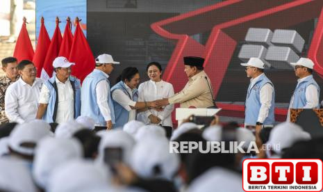 momen-presiden-prabowo-dan-titiek-soeharto-saat-resmikan-kopdes-merah-putih