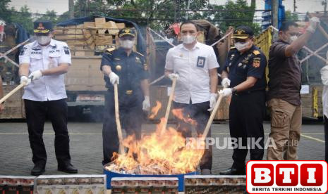 operasi-gurita-2025-transformasi-strategis-bea-cukai-dalam-pemberantasan-rokok-ilegal