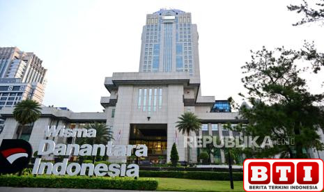 pandu-sjahrir-ungkap-danantara-ingin-889-bumn-dalam-satu-komando