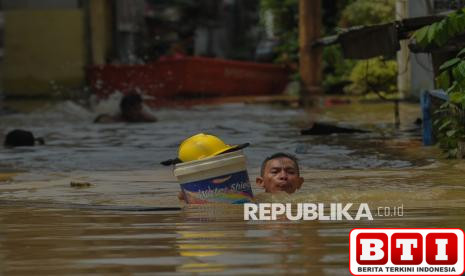 pemprov-dki-siaga-hadapi-rob-dalam-dua-hari-ke-depan-pompa-dan-alat-berat-dikerahkan