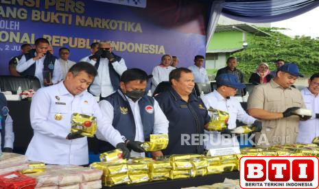 pemusnahan-5929-kg-narkotika-di-kampung-boncos-simbol-komitmen-bea-cukai-bnn-perangi-narkoba