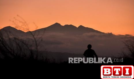 pendaki-wanita-asal-belanda-terjatuh-di-rinjani-sar-kerahkan-helikopter-evakuasi
