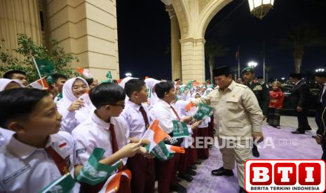 prabowo-disambut-meriah-oleh-siswa-dan-diaspora-indonesia-di-jeddah