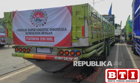 pungli-truk-capai-rp-150-juta-per-tahun-kemenhub-bangun-sistem-elektronik-di-jembatan-timbang