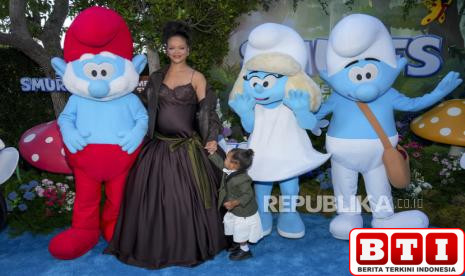rihanna-ternyata-idamkan-bisa-jadi-smurfette