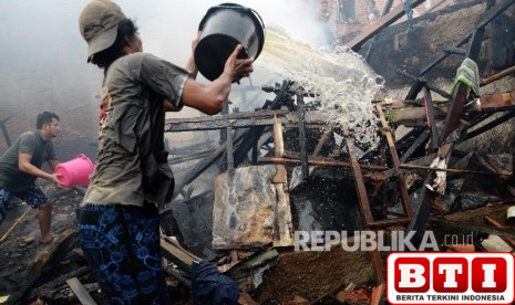 setelah-tebet-dan-penjaringan-kini-kebakaran-terjadi-di-kebayoran-lama-55-rumah-warga-terdampak