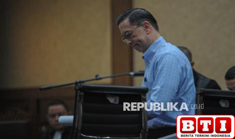 sidang-vonis-tom-lembong-putusan-lebih-dari-1000-halaman-mulai-dibacakan