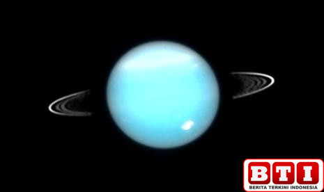 terkonfirmasi-uranus-memang-lebih-panas-dari-yang-seharusnya
